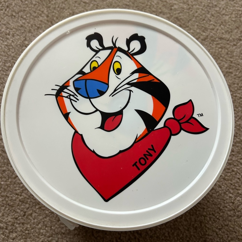 Kellogg’s Tony the Tiger Halloween Costume and Trick or Treat Bucket lot